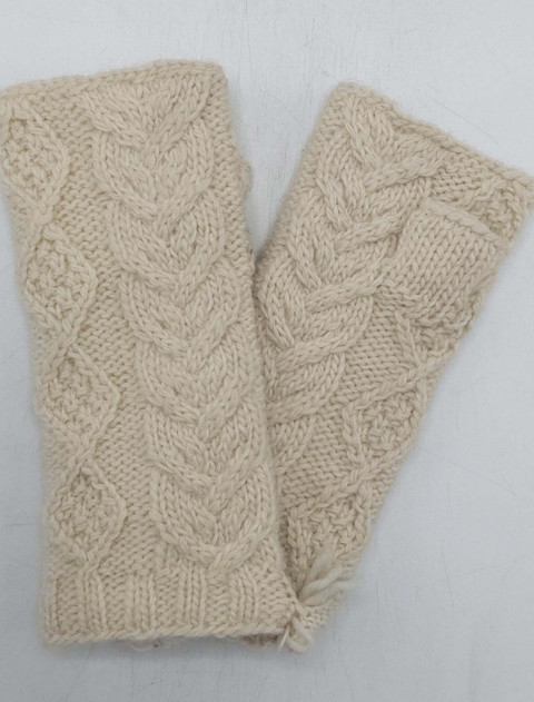 Aran Cable Handwarmer  - White