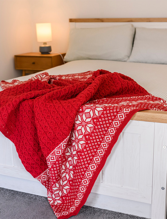 Aran Soft Merino Christmas Throw - Cherry