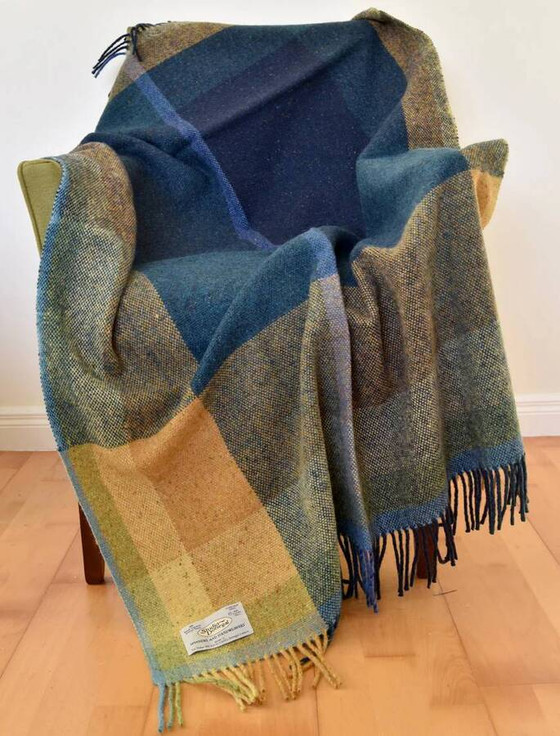 Echos of the Glen Large Throw - Umiskin