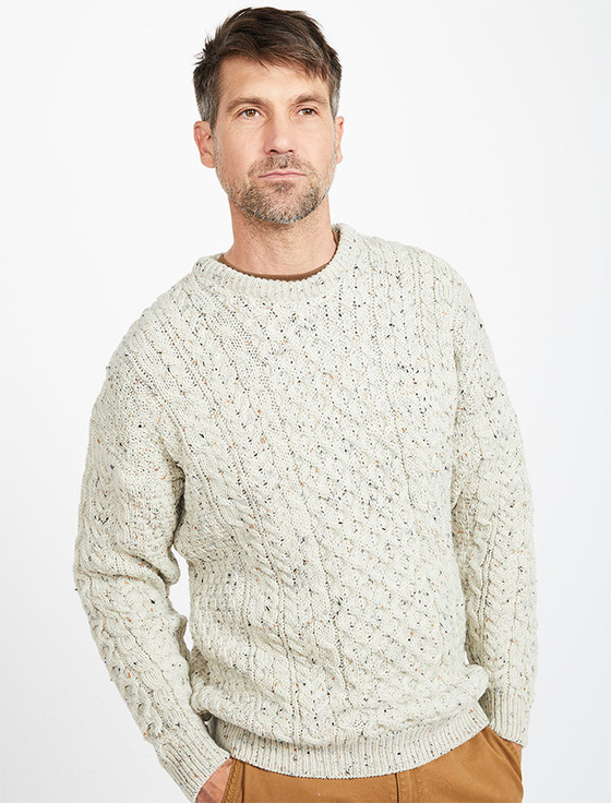 Aran Sweater Market Men's V-Neck Lambswool Sweater