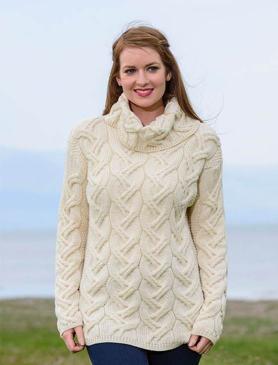 White Cashmere Aran Cable Diagonal Stripe Classic Turtleneck