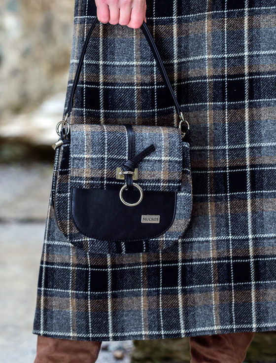 【GRACE U】Grace Plie Tweed Middle Bag Grace Tweed Bag - Green Red Pink | Mucros Weavers