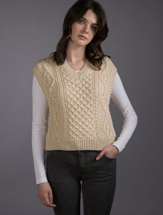 L‎adies Cr‎‎opped V-N‎eck Aran Sweater Vest