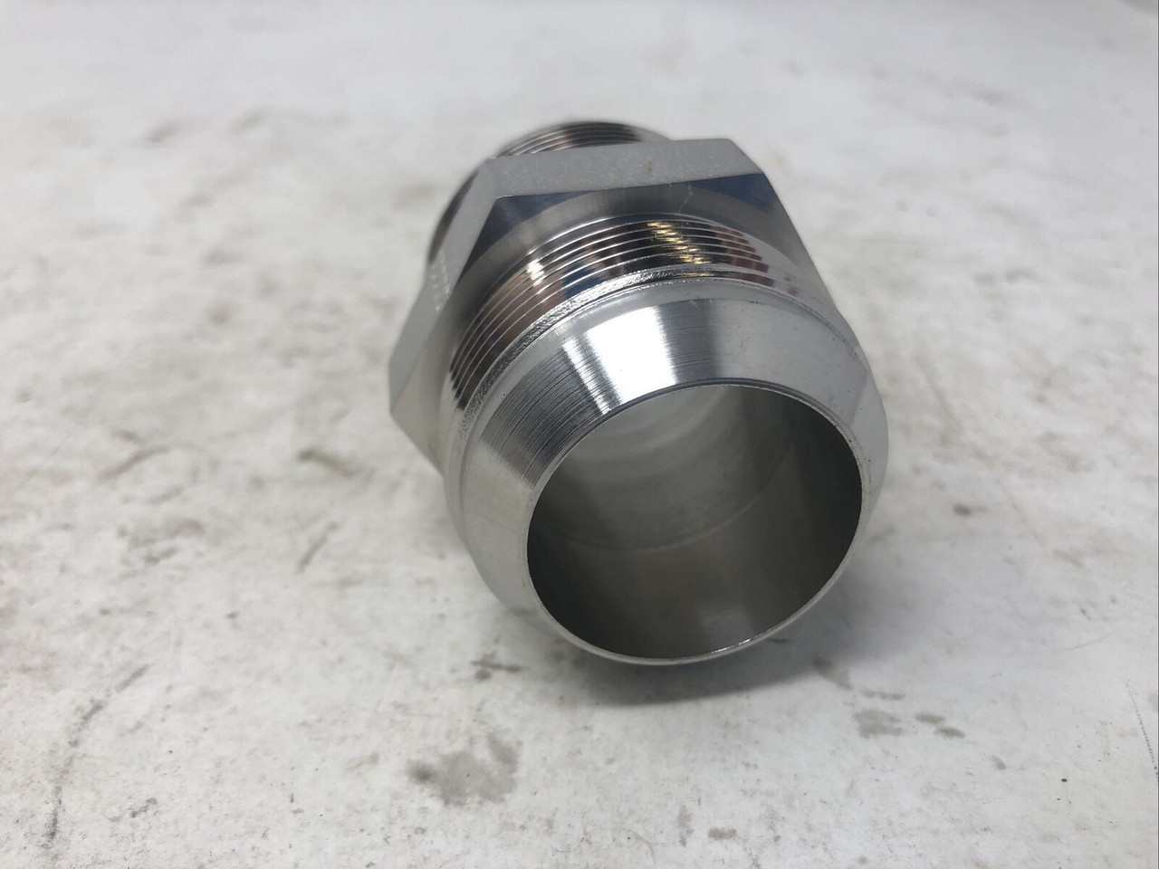 SWAGELOK FITTING 1 1/4" TO 1 1/4" HYDRAULIC COUPLING SS316 - PREOWNED