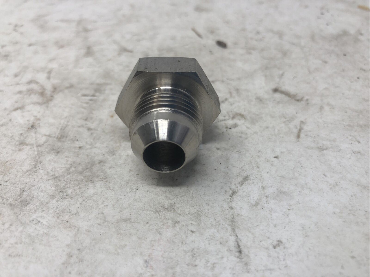 SWAGELOK COUPLER 3/8" TO 1/4" SS316 - PREOWNED