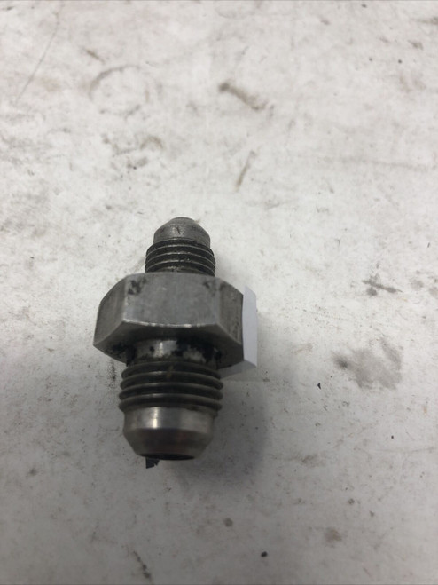 SWAGELOK COUPLER 1/4" TO 1/8" SS316 - PREOWNED