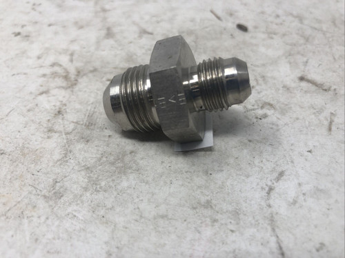 SWAGELOK COUPLER 3/8" TO 1/4" SS316 - PREOWNED