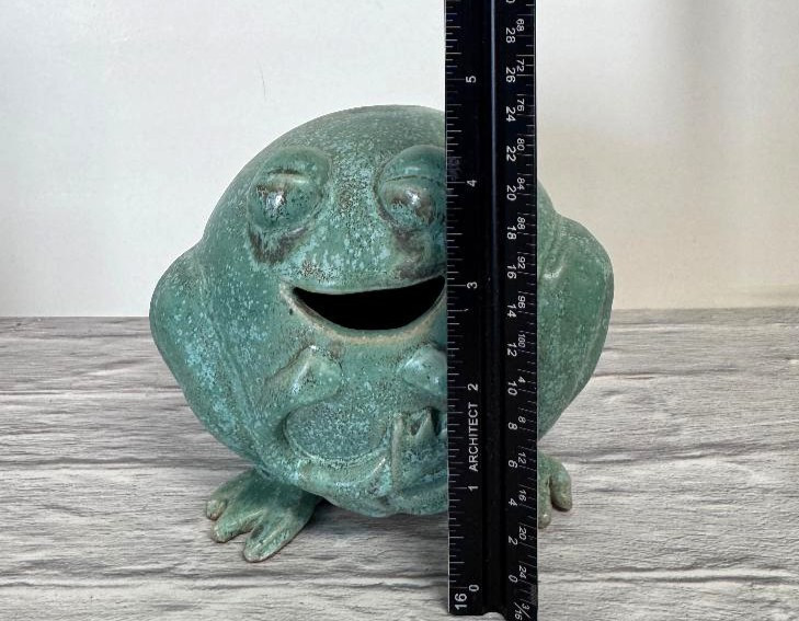 Handmade Pottery Animal Frog Bank (33091)