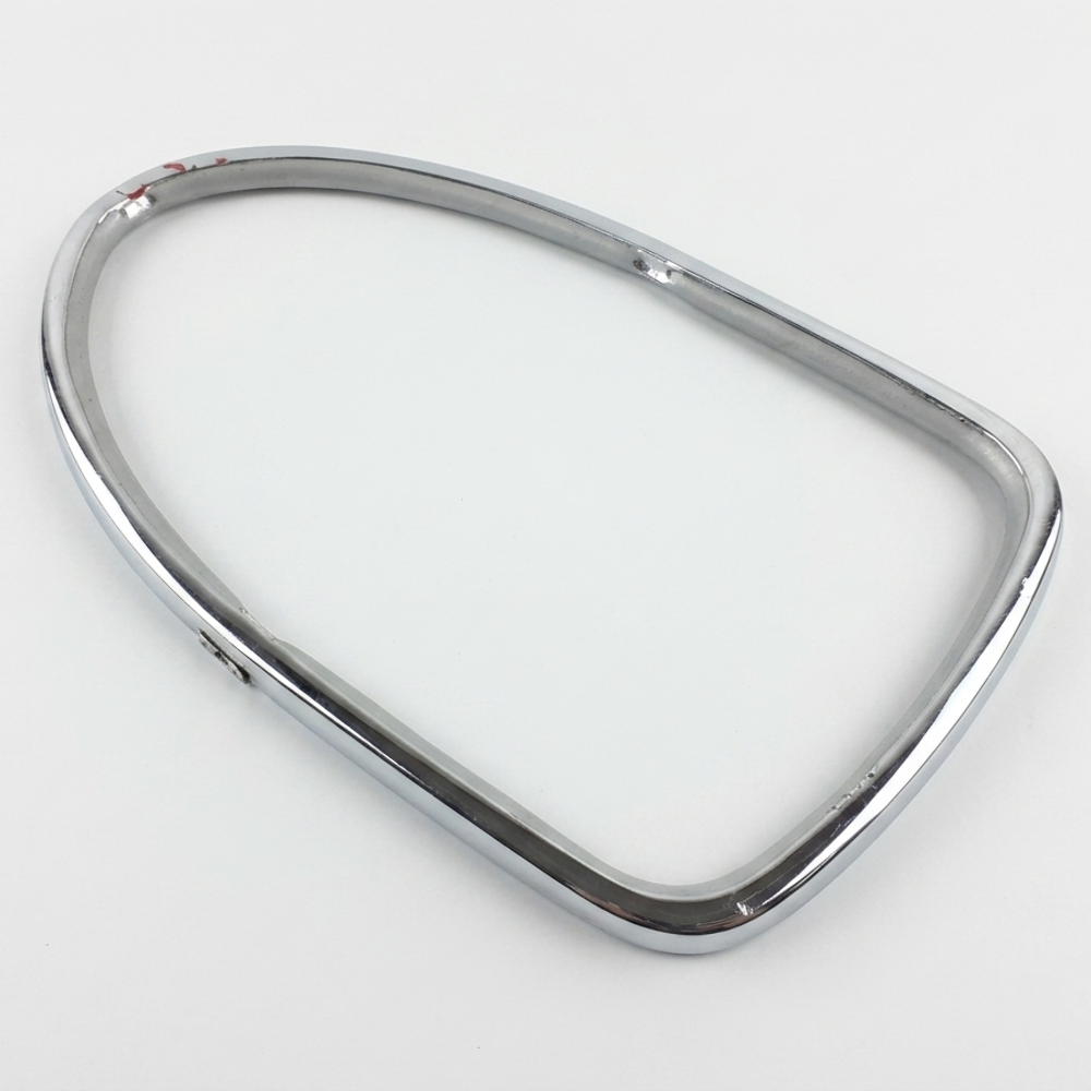 Tail Light Lens Chrome Trim Ring Pair Compatible with VW 1968–1970 Beetle – Replaces 111‑945‑117A