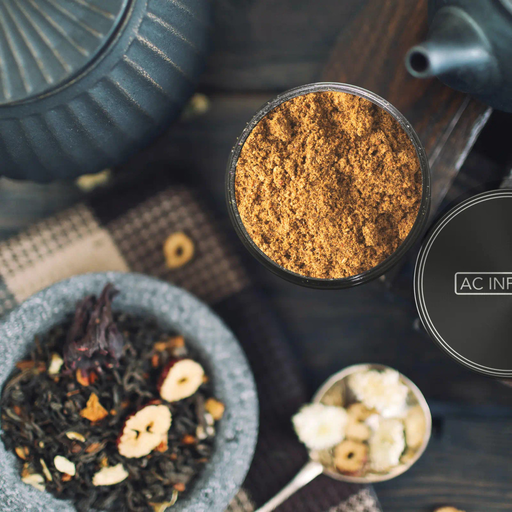 3‑Kammer Kräutermühle, schwarz, 5 cm – Aluminiumlegierung mit magnetischem Deckel und ultra‑scharfen Zähnen für fein gemahlene Kräuter und Gewürze