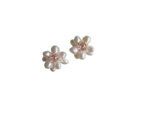 Nicola Bathie Garden Pearl Hydrangea Stud Earring