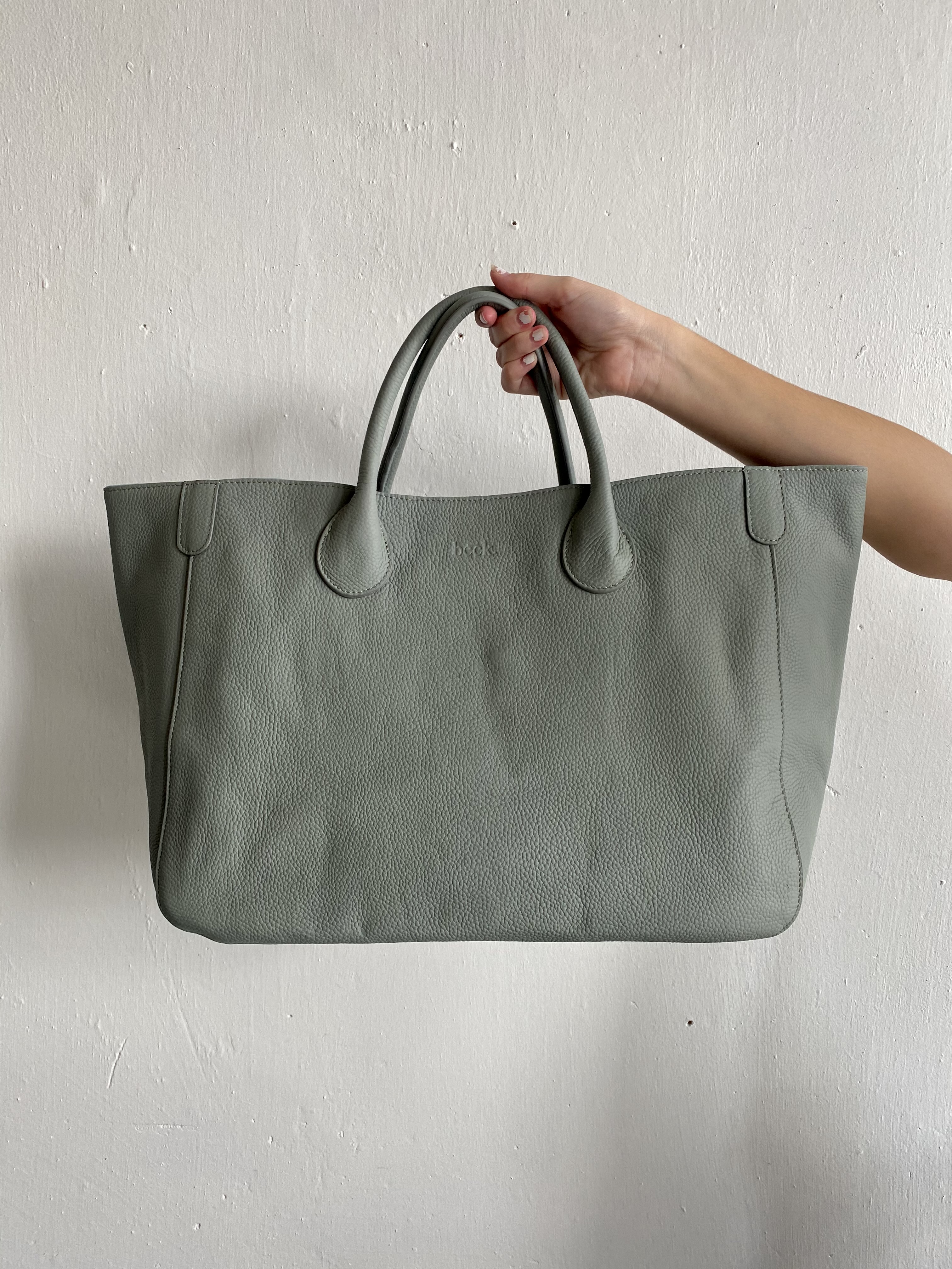 Beck Medium Classic Tote