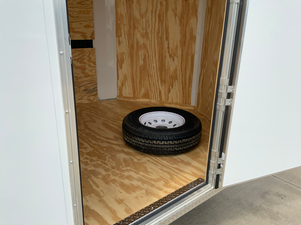16' ENCLOSED TRAILER
