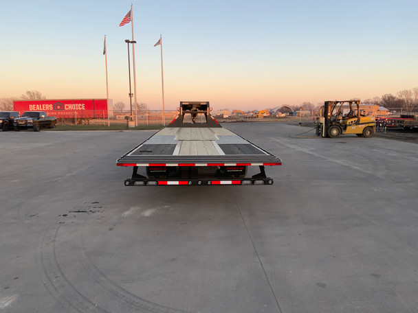 2026 MAXX-D YDB 32' X 102" HYDRAULIC DOVETAIL FB 2026 MAXX-D YDB 32' X 102" HYDRAULIC DOVETAIL FB