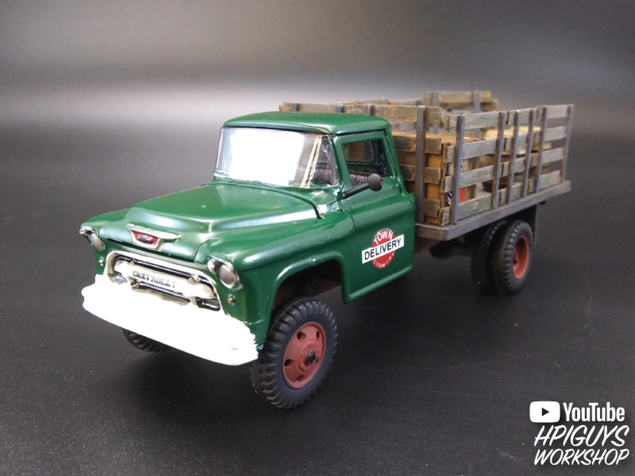 Atlantis 1401 1/48 1955 Chevy Stake Truck Model Kit