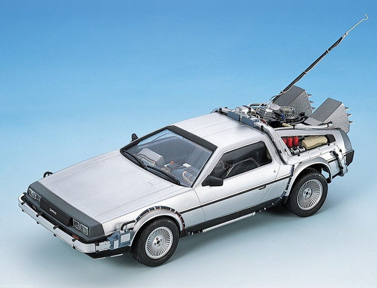 Aoshima 1/24 DeLorean Car Hover Type Back to the Future II w/Engine Details Model Kit