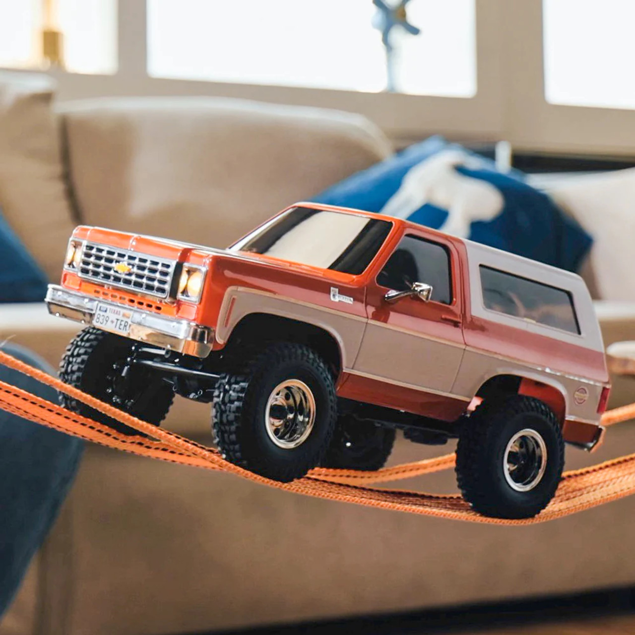 FMS 1/24 Chevrolet K5 Blazer RTR Orange