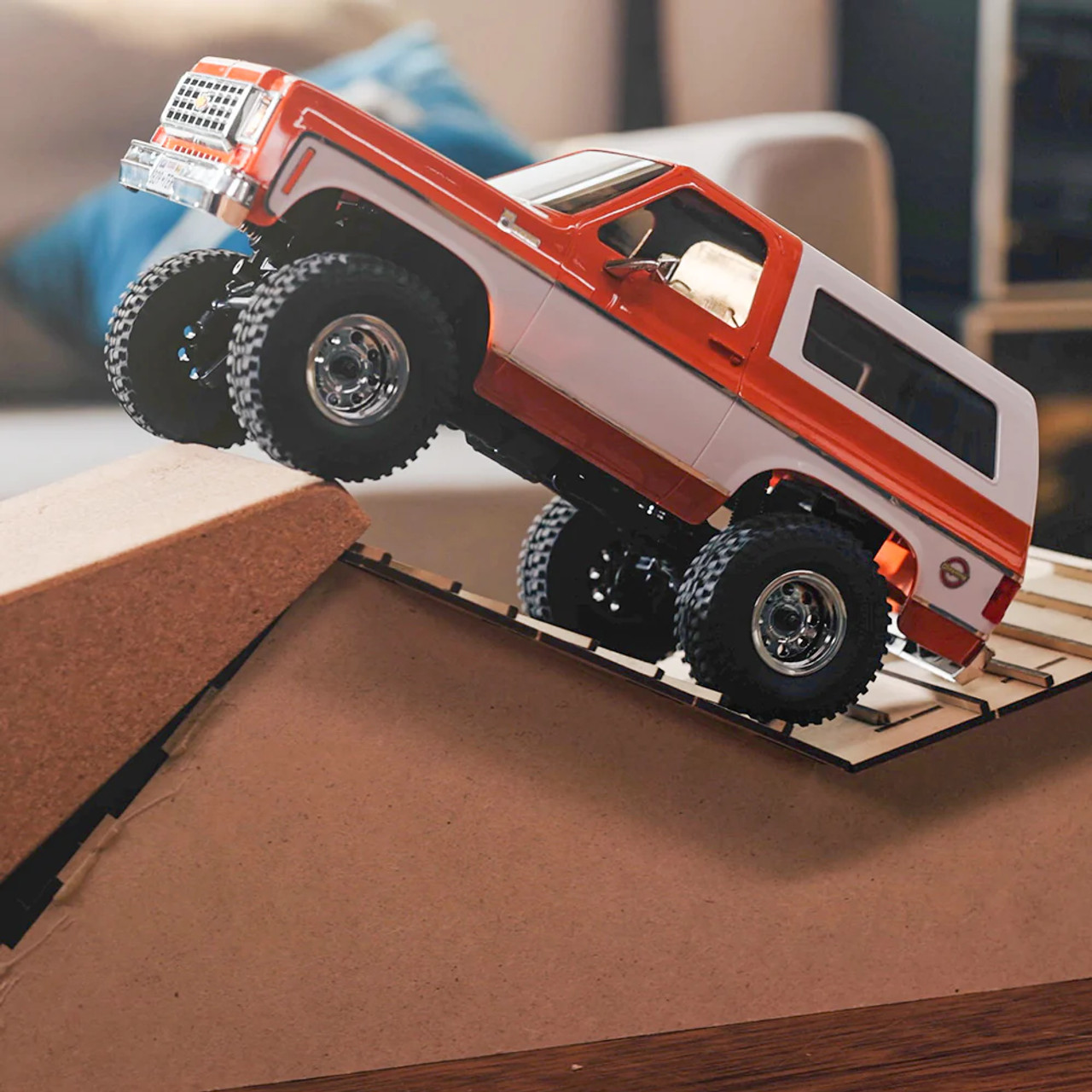 FMS 1/24 Chevrolet K5 Blazer RTR Orange - Small Addictions RC