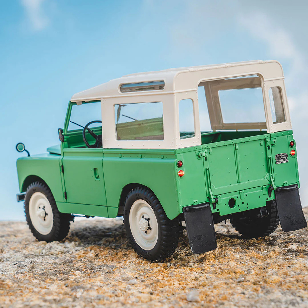 FMS 1:12 Land Rover Series II RTR, Green