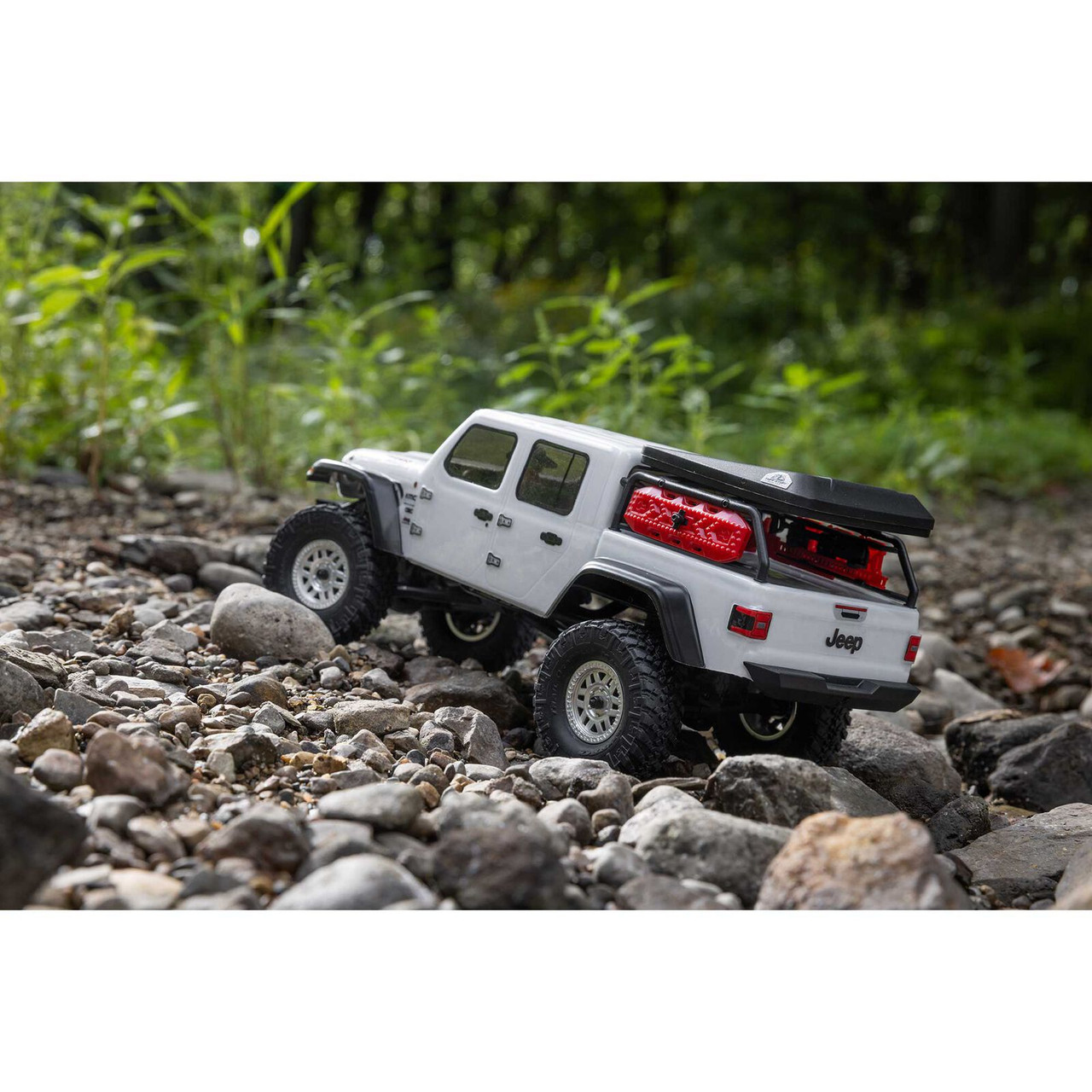 Axial SCX24 Jeep JT Gladiator 4WD Rock Crawler Brushed RTR, White