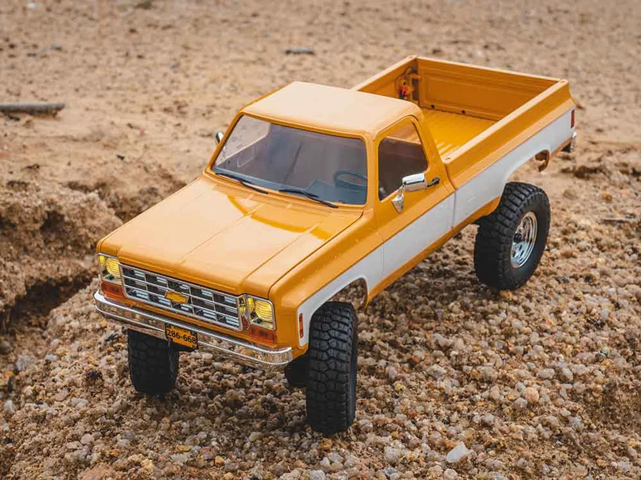 FMS FCX 18 1/18 Chevy K-10 RTR, Yellow