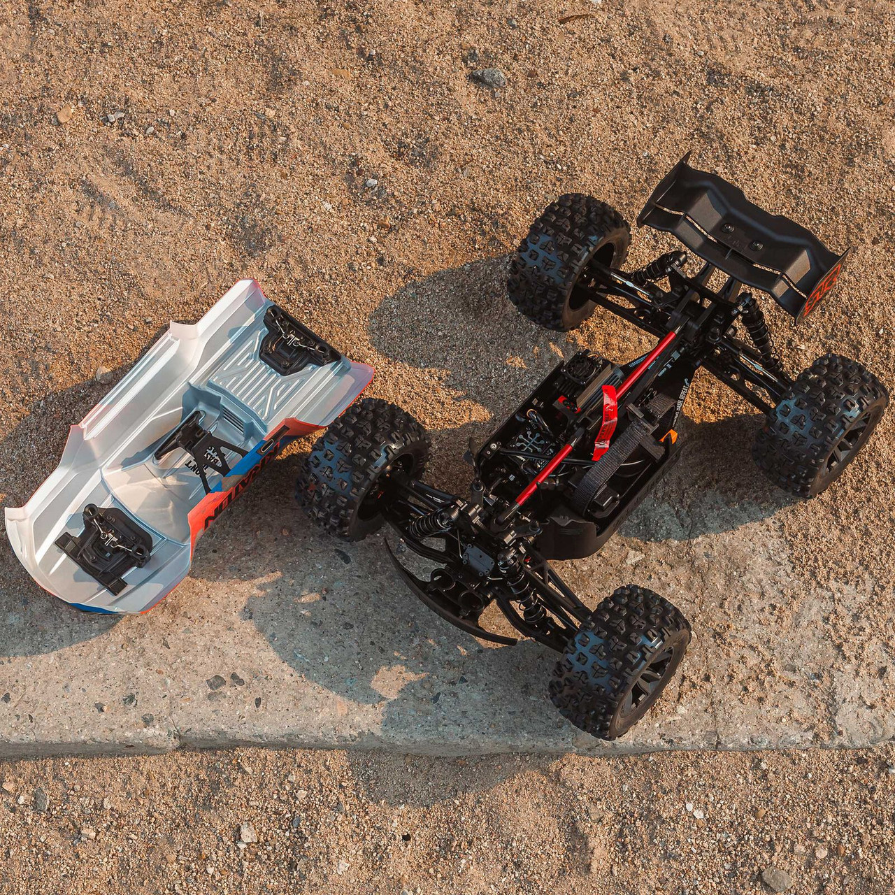 Arrma 1/8 KRATON 6S V6 4X4 BLX Brushless Speed Monster Truck RTR, Blue/Orange