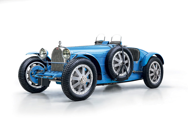 Italeri 554713 1:12 Bugatti 35B Roadster Model Kit - Small