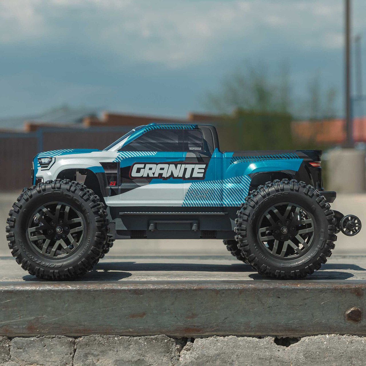 Arrma 4302V4T1 1/10 GRANITE 223S DSC 4X4 RTR Brushless Monster Truck, Blue