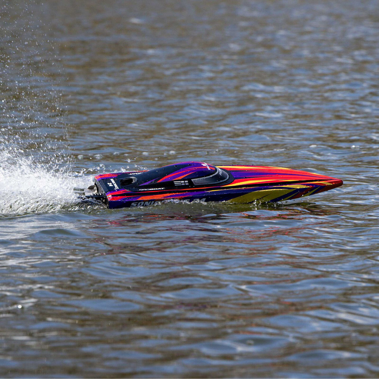 ProBoat Sonicwake 24" Self-Righting Brushless Deep-V RTR, Red