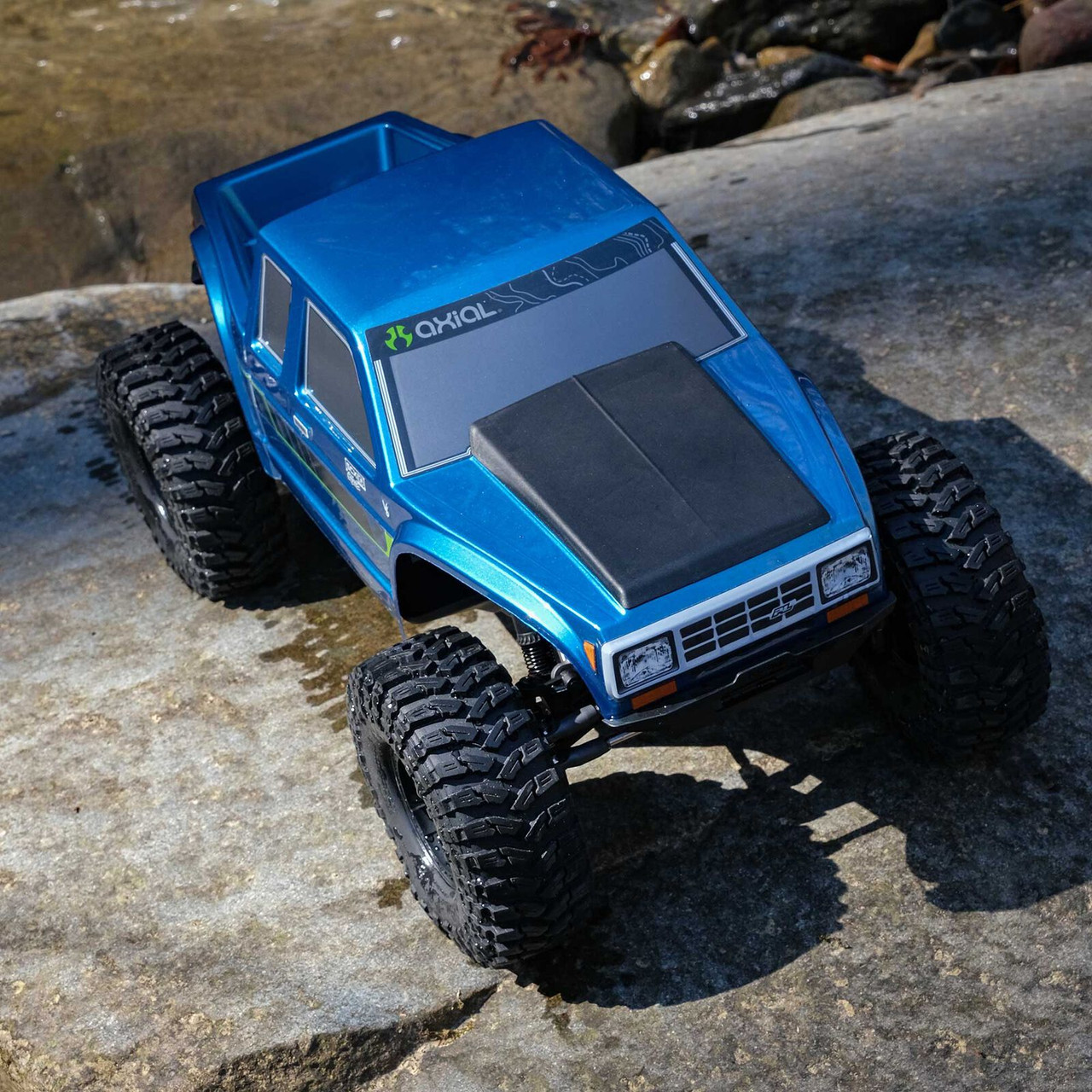 Axial SCX10 III Coyote 4X4 RTR Brushed Rock Crawler, Blue