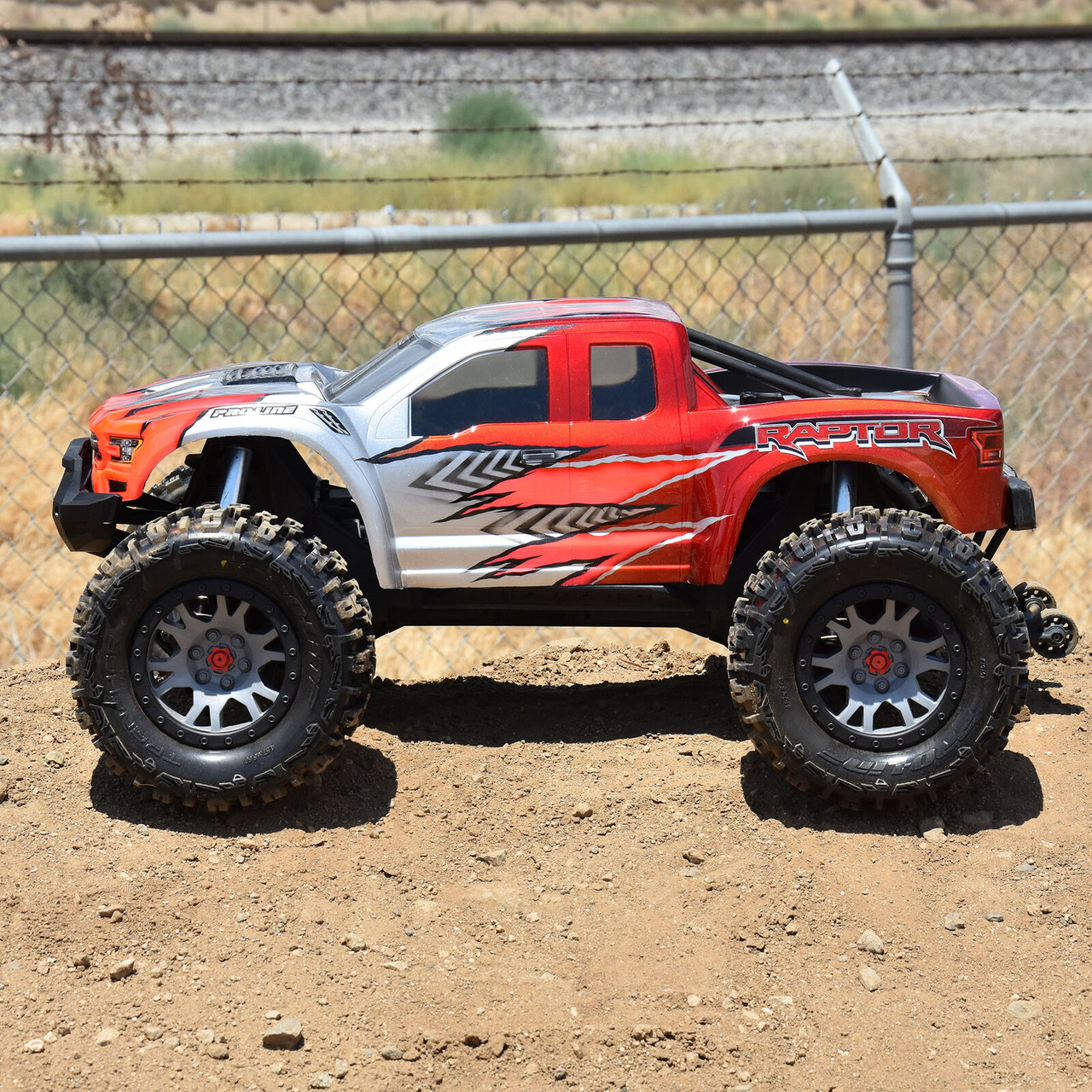 Proline 1015114 Limited Edition Trencher Pro-Loc F/R Mounted 24mm Gray/Black Impulse (2): X-MAXX