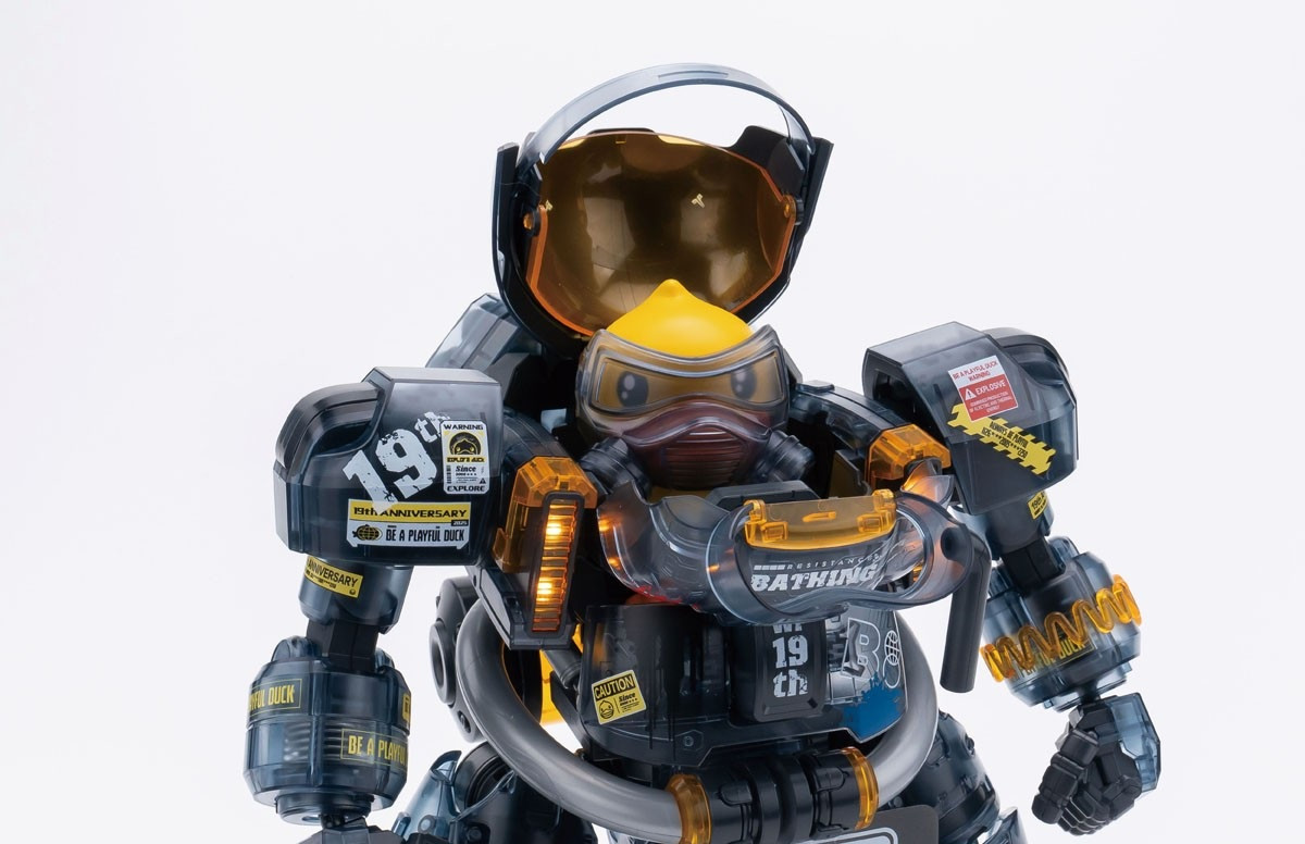 Eastern Model 83368000 SHENGGE SOSKILL x ULTRA EGG SpaDuck 19th Anniversary Black Samurai Limited Edition Plastic Model Kit "Newest Mecha"