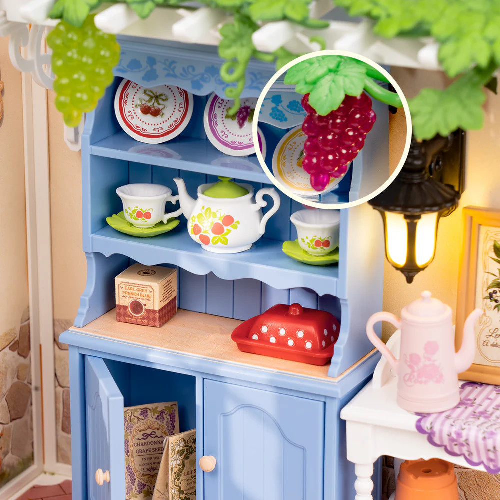 Rolife DW025 Midsummer Dream Yard, DIY Miniature House