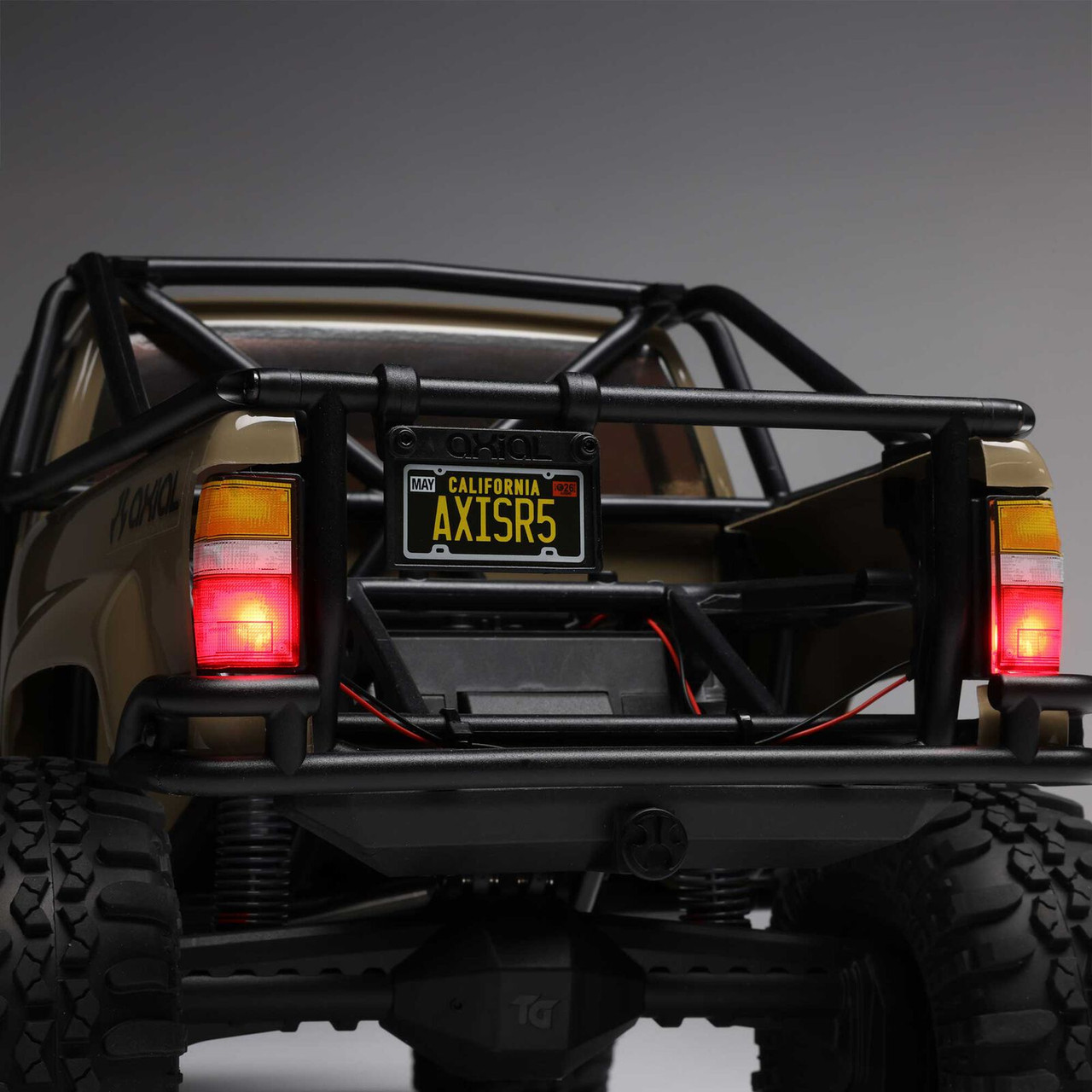 Axial Axial SCX10 III 1987 Toyota SR5 RTR Tan