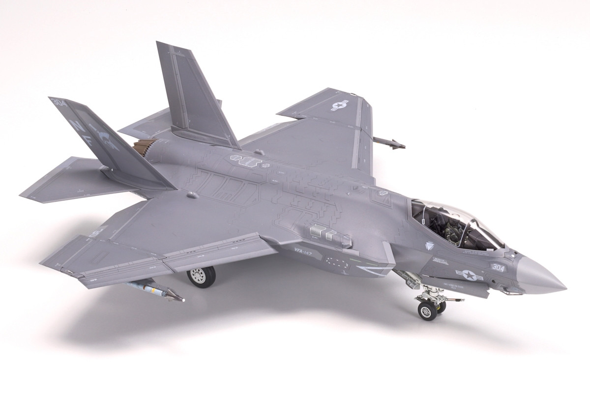  Tamiya 60794 1/72 Lockheed Martin® F-35®C Lightning II® War Bird Plastic Model Kit
