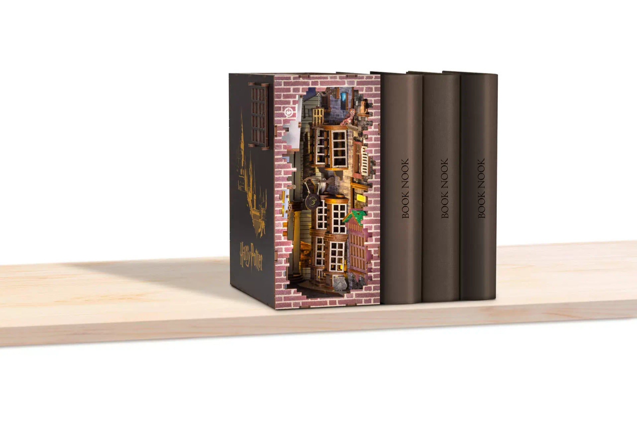 Revell 00530 Tiny Adventures – Harry Potter Diagon Alley Skill 14+