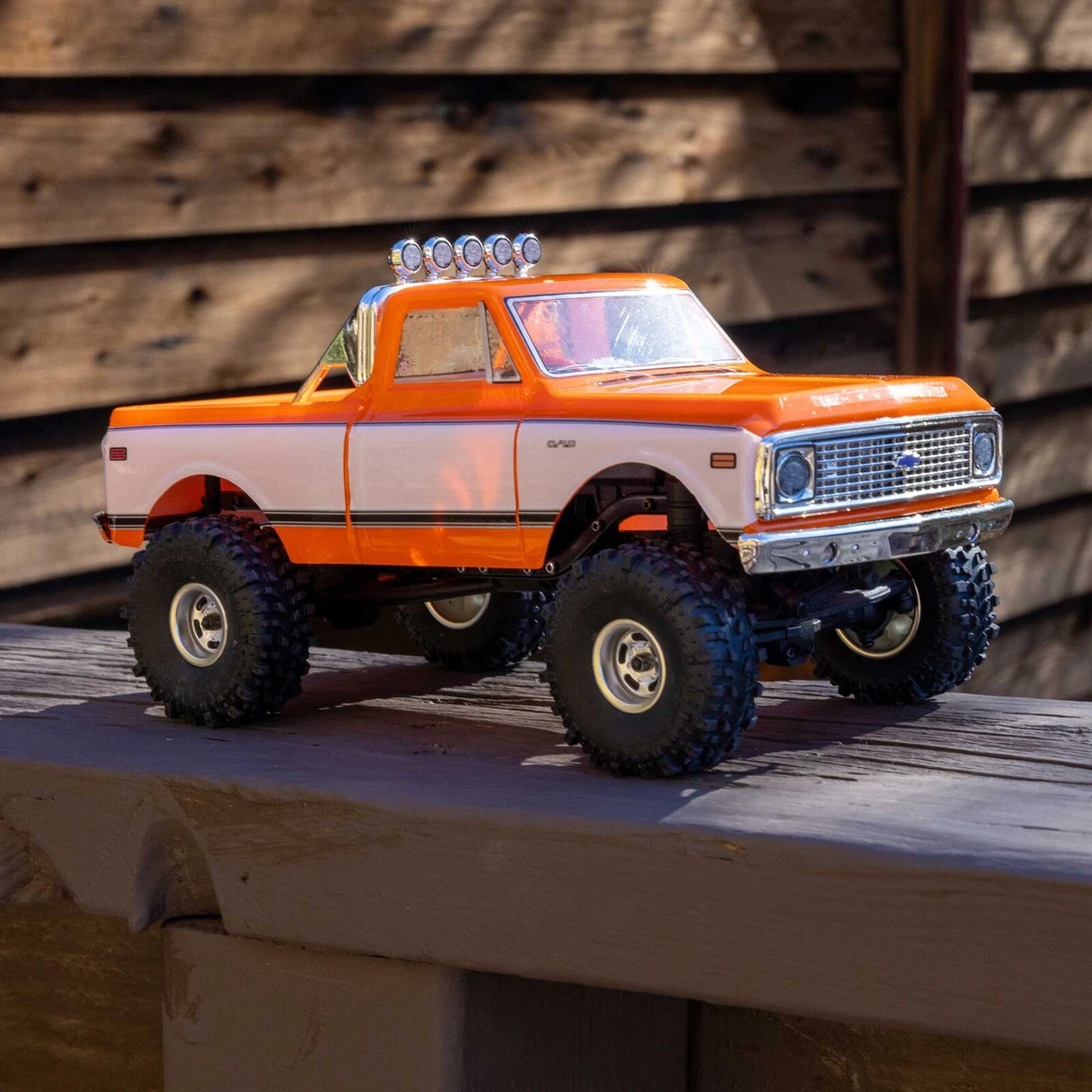 Axial 1/24 SCX24 Chevrolet C10 RTR, Orange