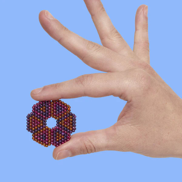 Speks 432 Fidget Magnets - Gradient Energize Red