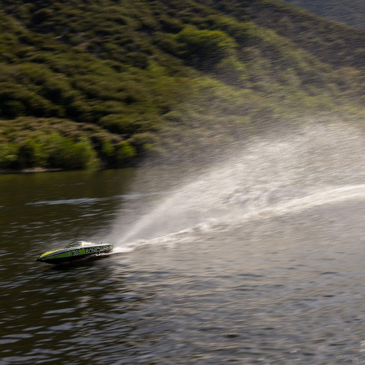 ProBoat 2171T1 Sonicwake 36" V3 Self-Righting V-Hull Boat RTR, Black
