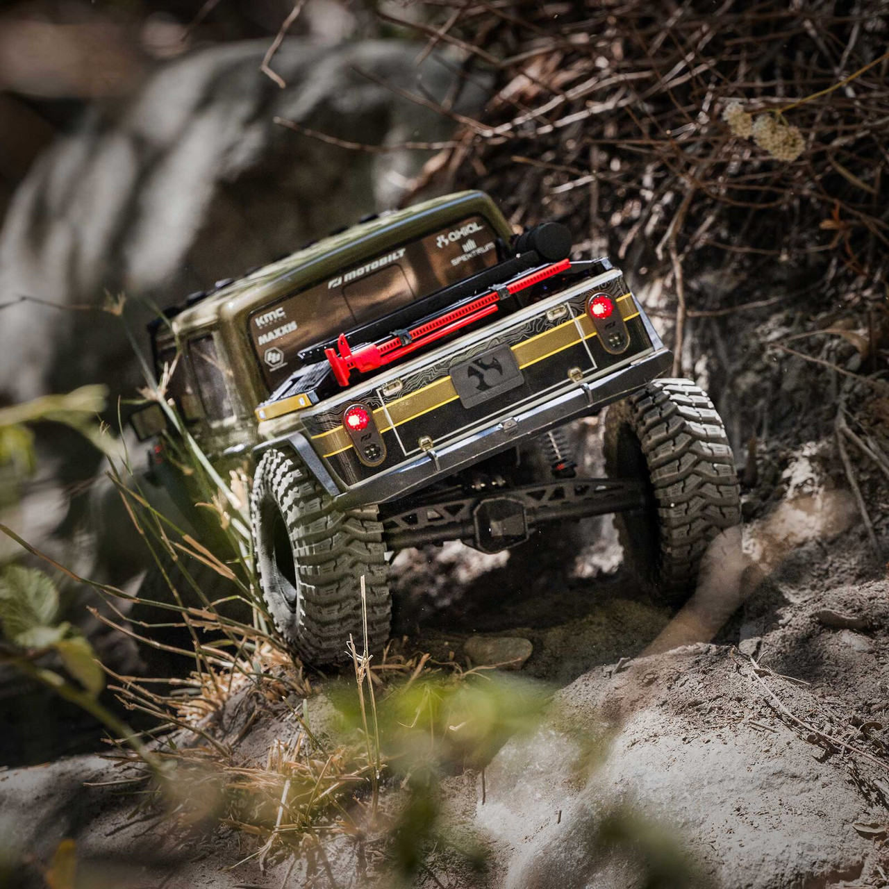 Axial 2443T2 1/10 SCX10 III Motobilt Waypoint Jeep JT Gladiator 4X4 RTR Brushed Rock Crawler, Green
