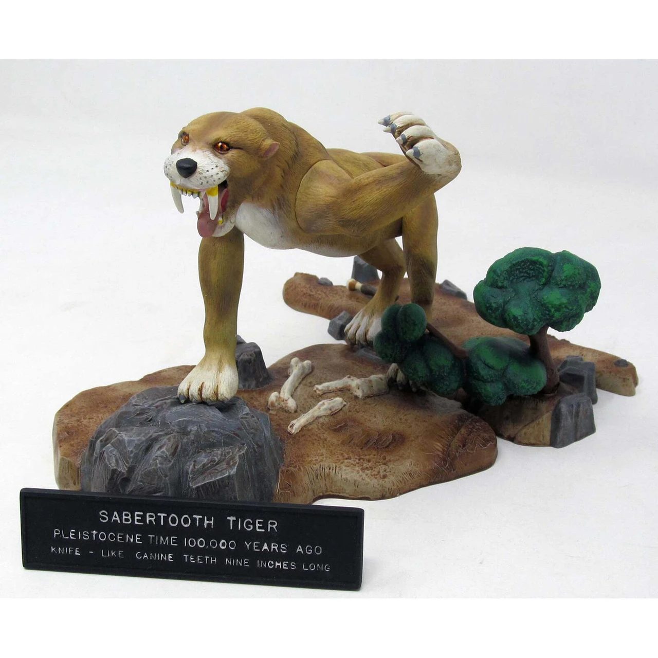 Atlantis Prehistoric Scenes Saber Tooth Tiger 1/13 Plastic Model