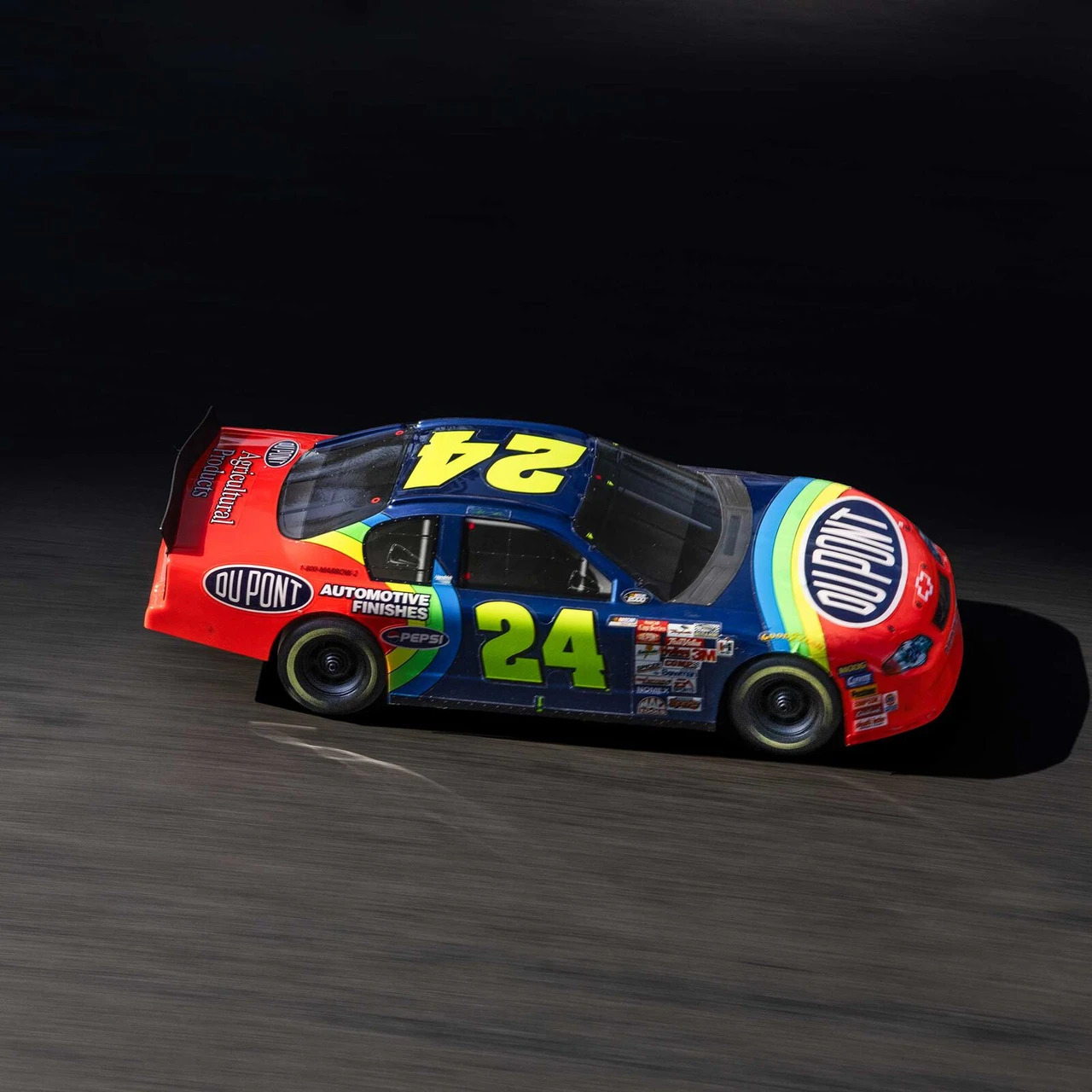 Losi 1/12 NASCAR Jeff Gordon No. 24 Dupont Chevrolet Monte Carlo