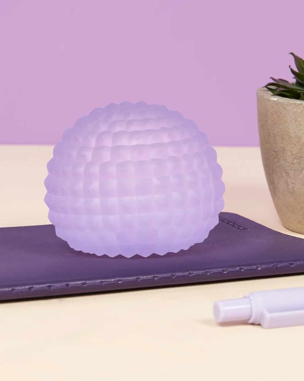 Speks Gump Surface Memory Gel Stress Ball, Mist Scale