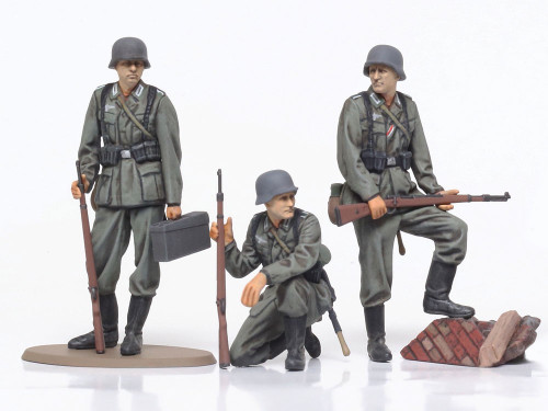 Tamiya 32602 1/48 WWII Wehrmacht Infantry Set, Plastic Model Kit