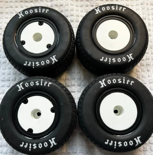 Racin Dots Losi 22S Dirt Late Model Wheel Covers, White