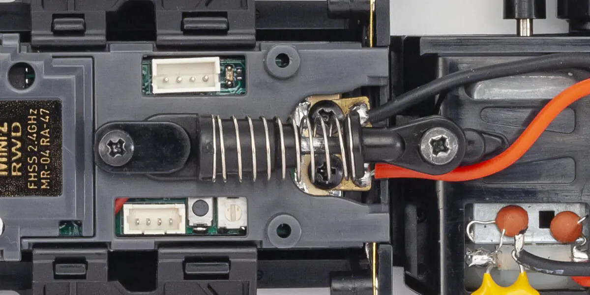 mr04-chassis-600-5df.jpg mr04-chassis-600-5df.jpg