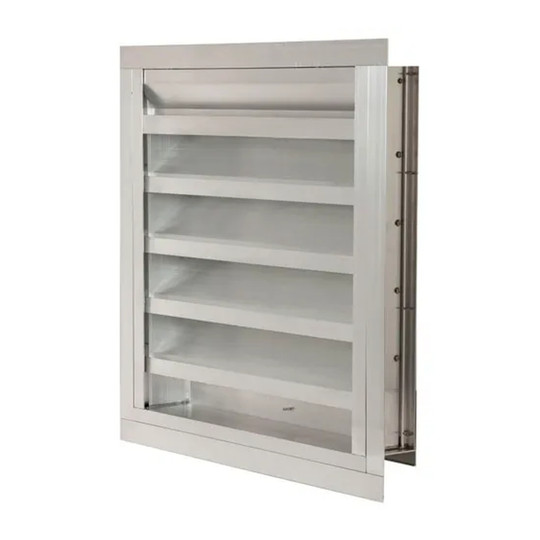 Drainable blade fixed louver with flange and rear birdscreen