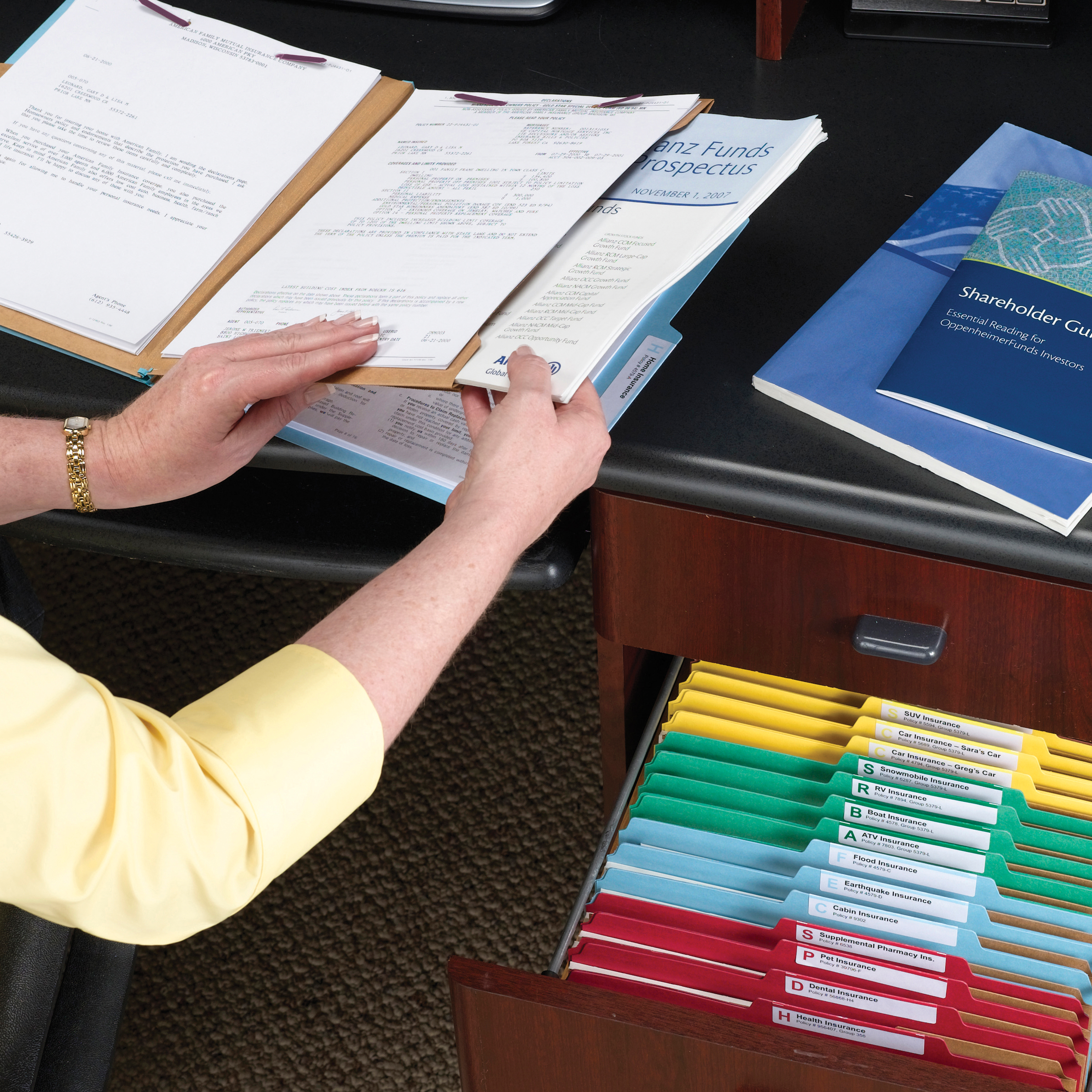 Smead 19083  Pressboard Classification File Folder with Wallet Divider and SafeSHIELD Fasteners, 2 Dividers, Legal Size, Green (19083)