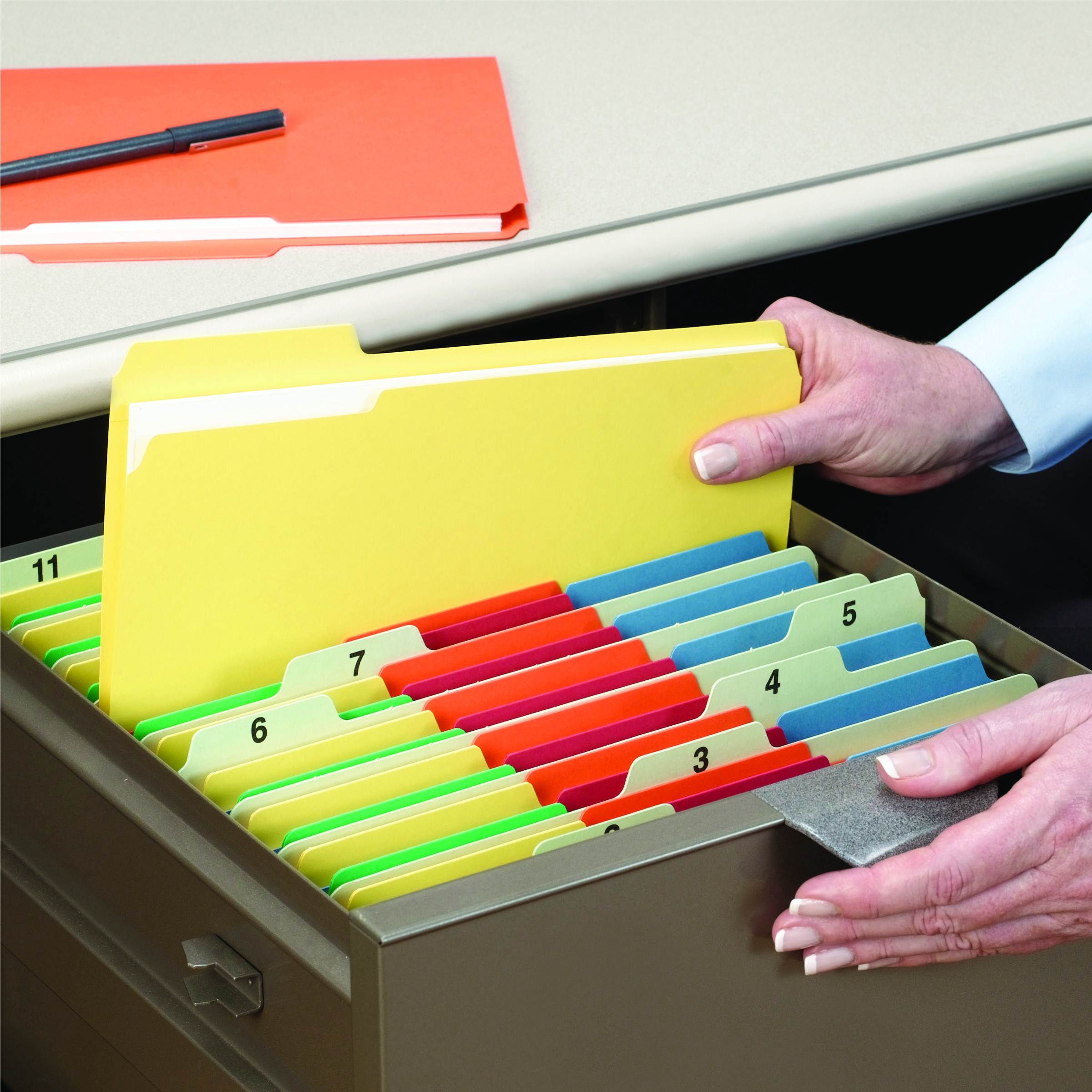 Smead 17934 LEGAL SIZE YELLOW File Folder, Reinforced 1/3-Cut Tab, Yellow, Total of 500