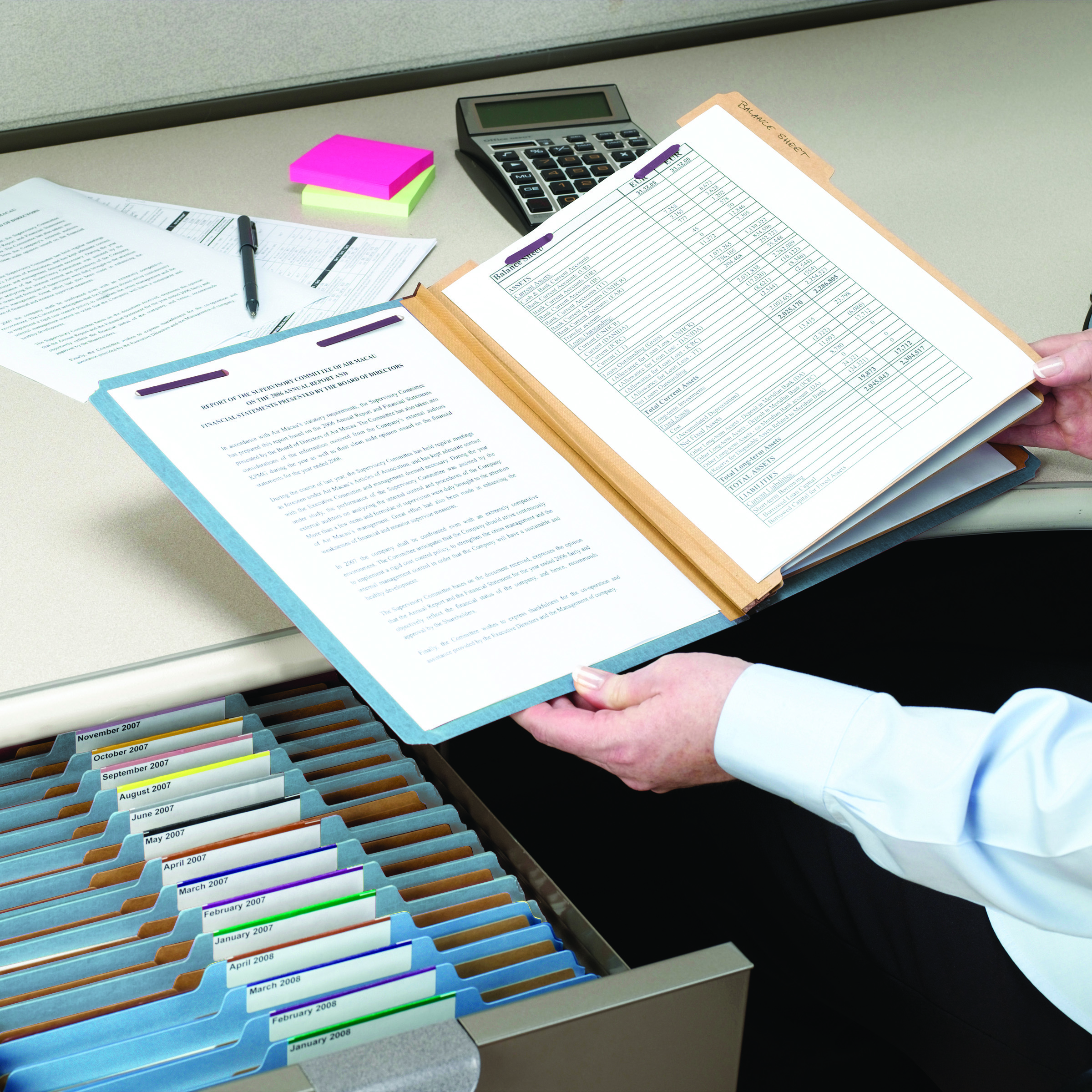 Smead 19094  Pressboard Classification File Folder with SafeSHIELD Fasteners, 3 Dividers, 3" Expansion, Legal Size, Blue, 10 per Box (19094)